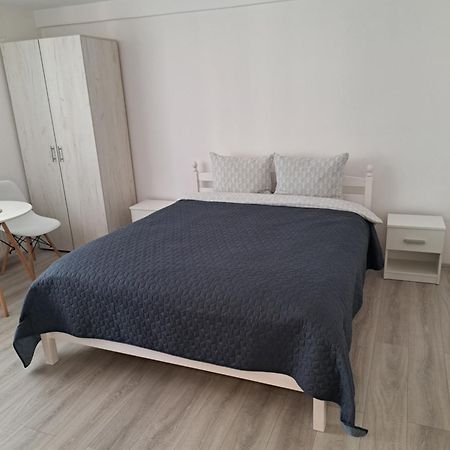 Garsoniera La Bulevard Brasov Bagian luar foto